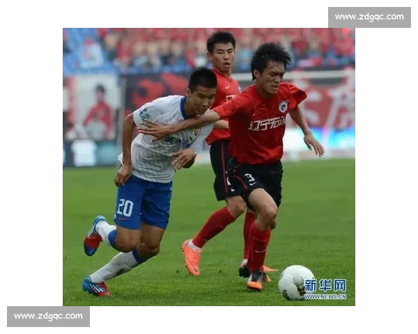 大连实德与辽宁宏运激战中超赛场呈现经典对决赛事回顾